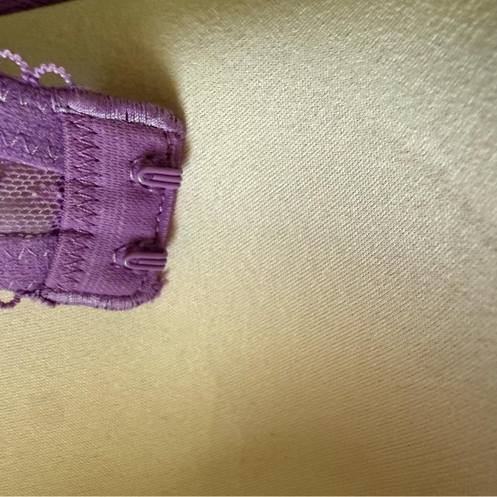 Victoria's Secret purple Heart Lace Bra with red bows and heart adjustable strap - Picture 7 of 7